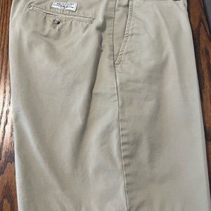 Mens size 32 Ralph Lauren Polo khaki shorts . 9 inch inseam